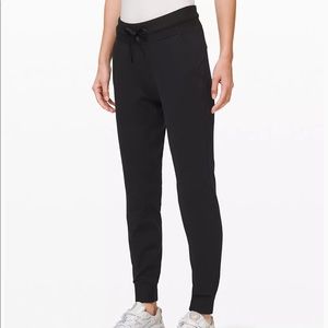 Lululemon black joggers